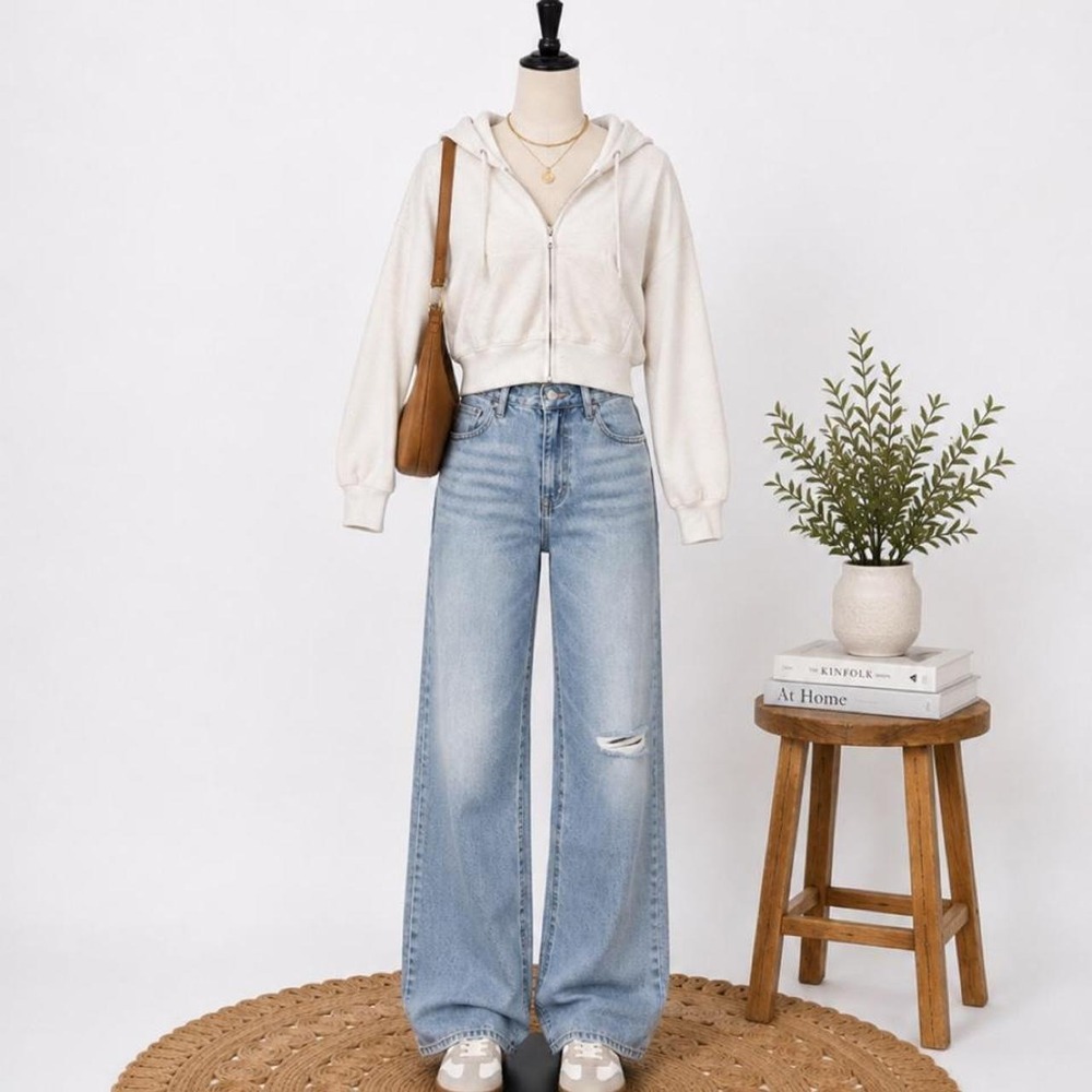 Brandy Melville White Cropped Zip Up Hoodie One Size